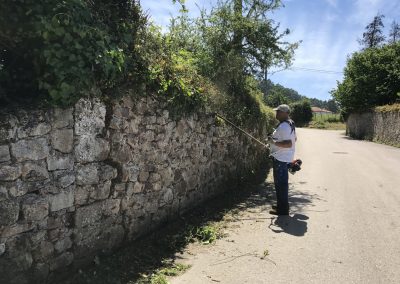 Comienzan los trabajos de desbroce y acondicionamiento de caminos en Colindres